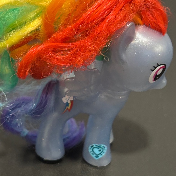 Gray and Red Building Blocks Set - Picture 6 of 14